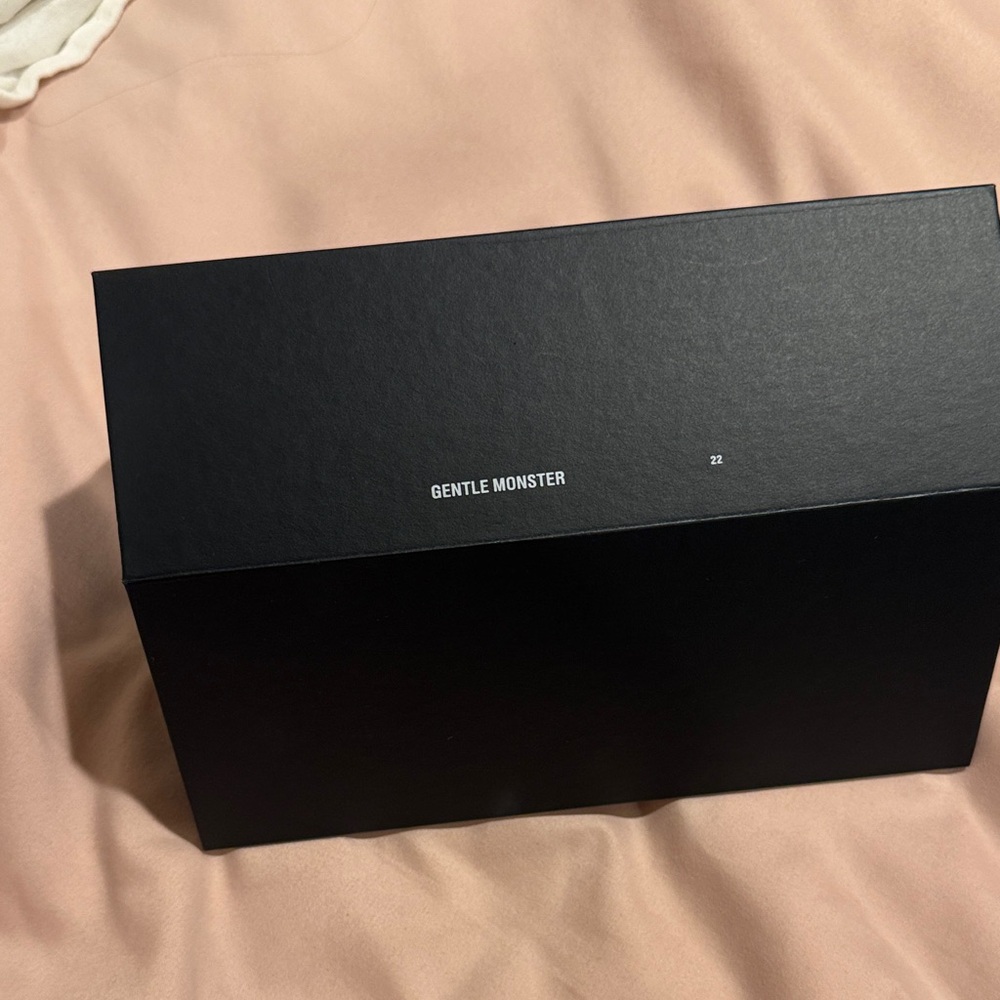 GENTLE MONSTER Black Signature Box